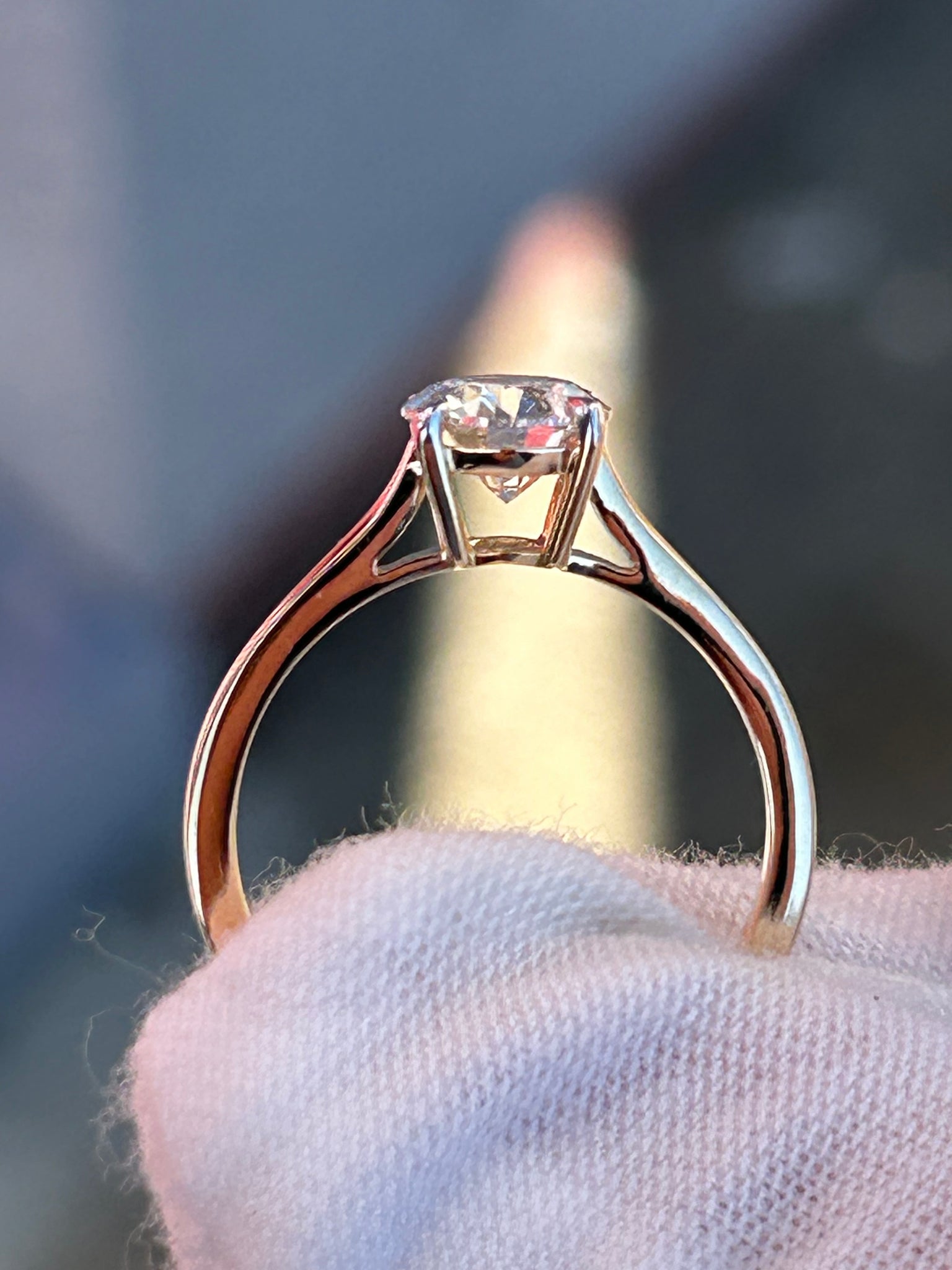 1.13ct LGD VS FG Round Brilliant Diamond Engagement Ring